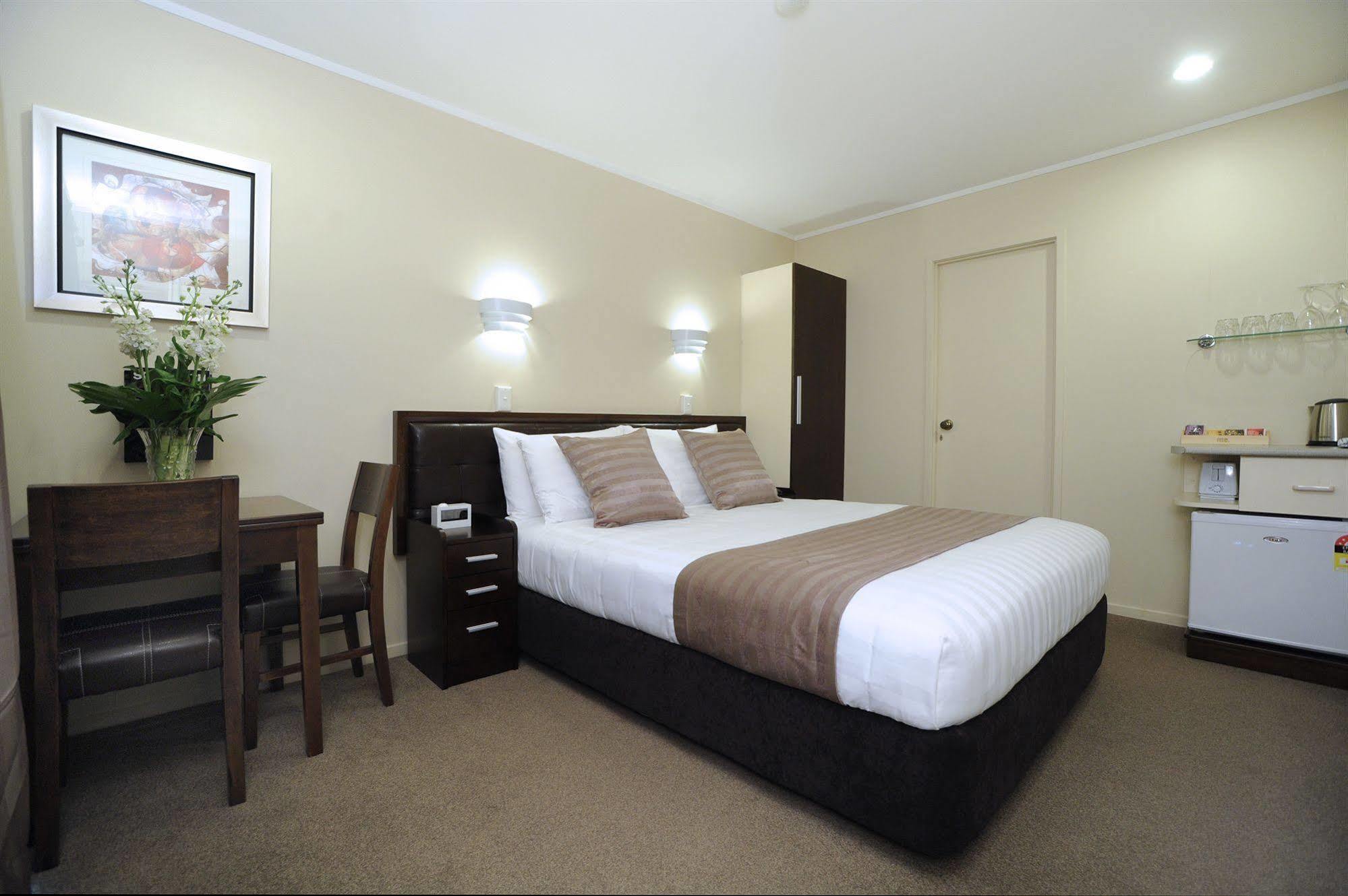 ทูดอร์คอร์ท มอเตอร์ลอดจ์ Motel โอ๊คแลนด์ ภายนอก รูปภาพ